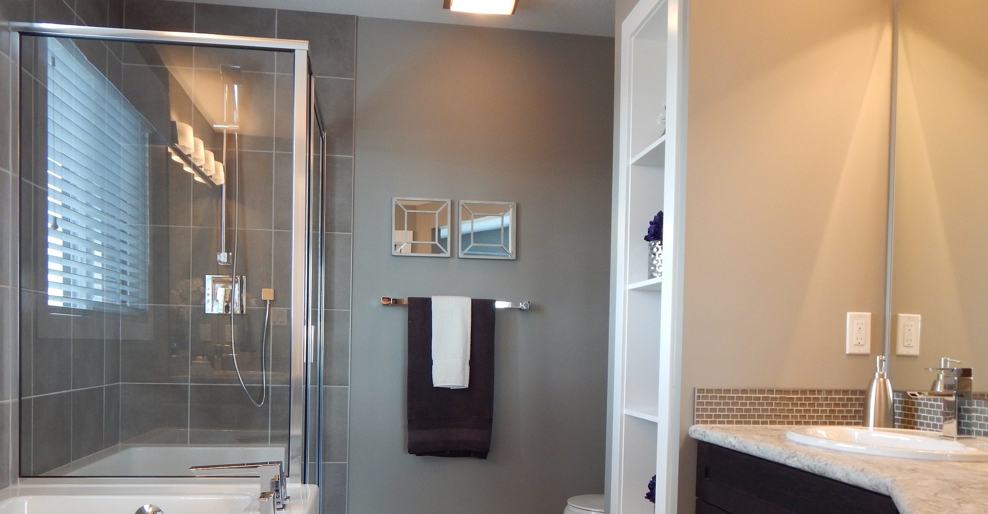 Организация места в ванной комнате маленькой. Our Shower Enclosure. Live shower